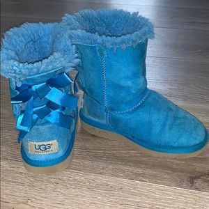 Cute Sz11 kid Blue Uggs. Guc